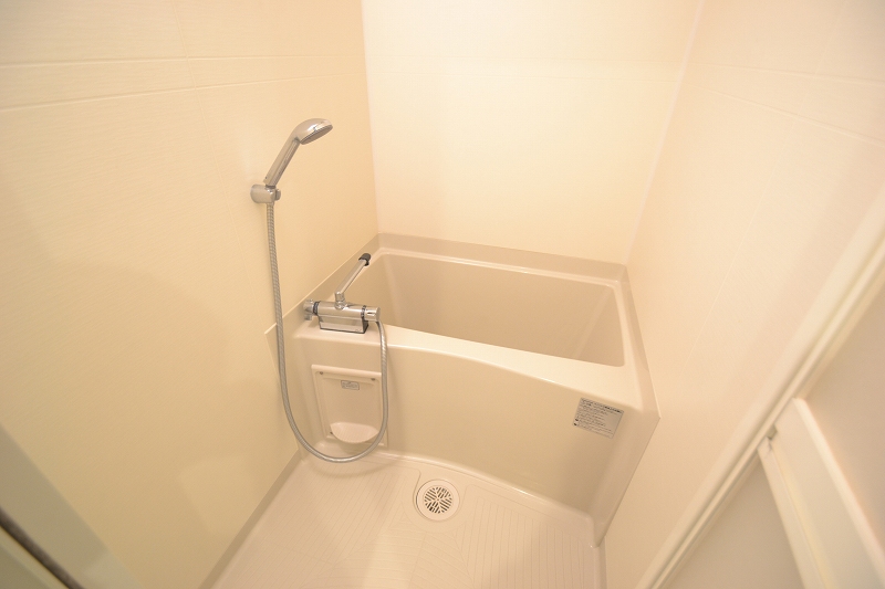 バス・シャワールーム　大きめのシャワーヘッド。