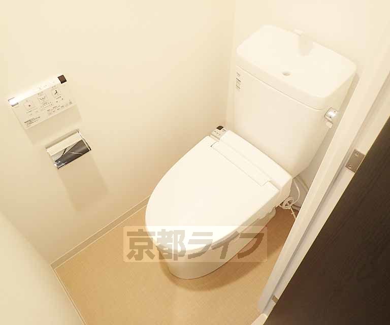 トイレ　ウォシュレットつきです。