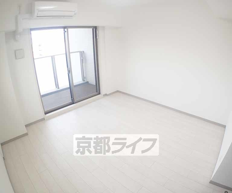 居室・リビング　広々としたお部屋です。