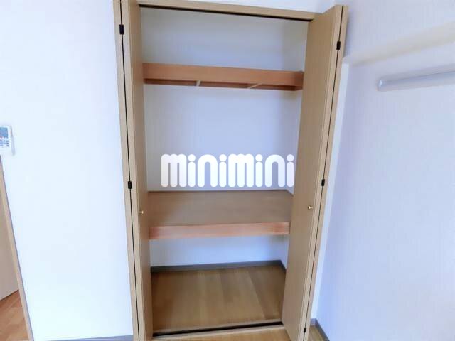 収納　奥行きある収納で荷物もスッキリ。