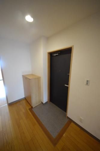 玄関　（別タイプ参考写真）大津ビル　北区東十条４