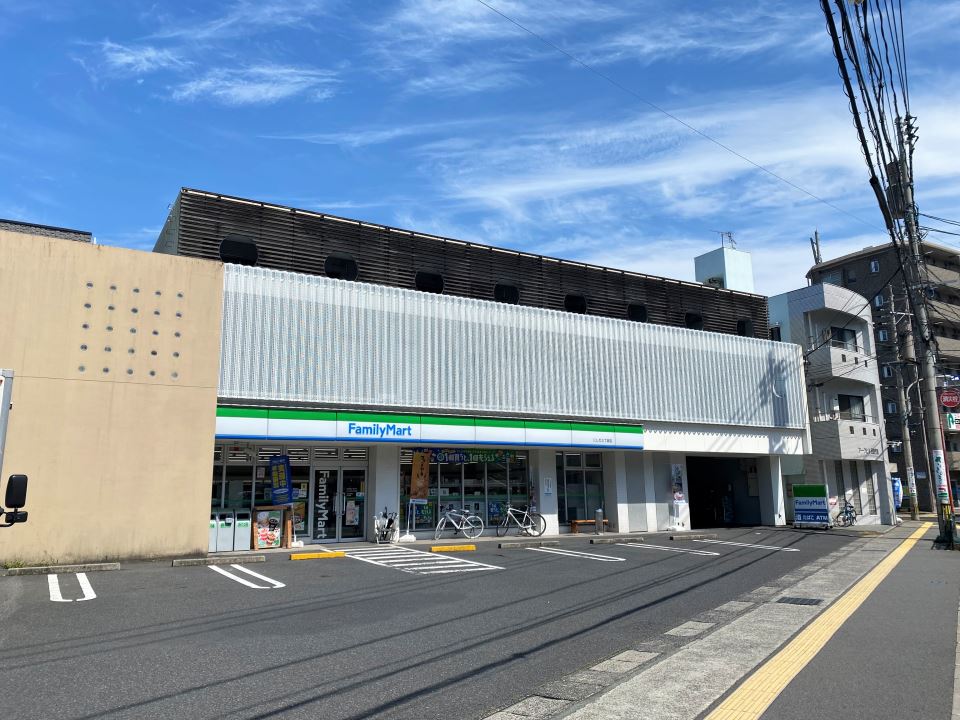 コンビニ　ファミリーマート（コンビニ）まで310m