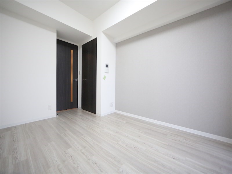 居室・リビング　洋室6.8帖　クローゼット付（収納充実してます）