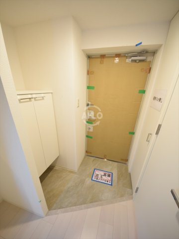 玄関　セレニテ心斎橋グランデ　玄関