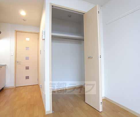 収納　大きなウォークインクローゼットです。