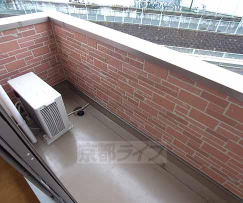 バルコニー　広々としたベランダです。