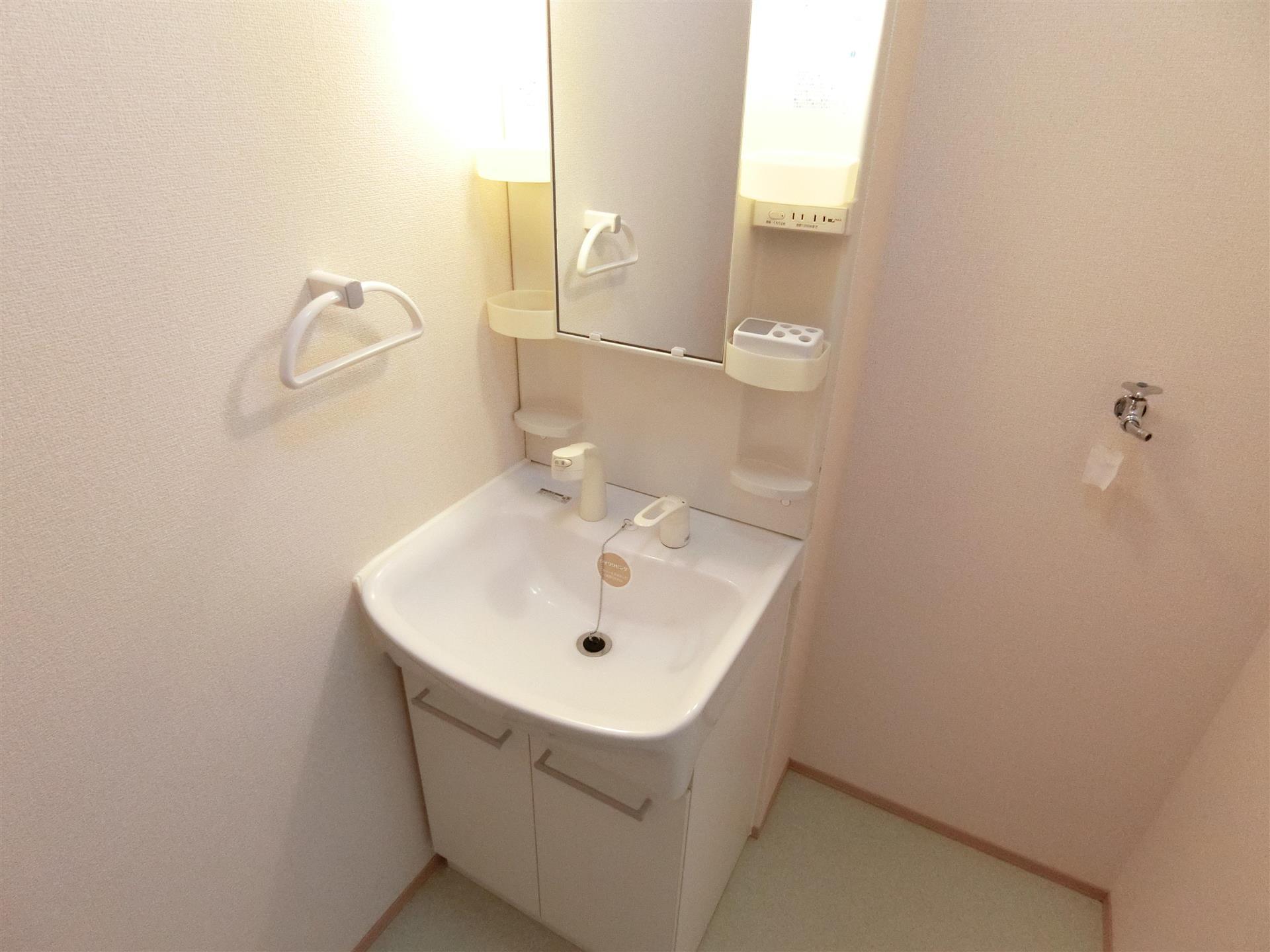 洗面設備　洗面化粧台・洗濯機置場