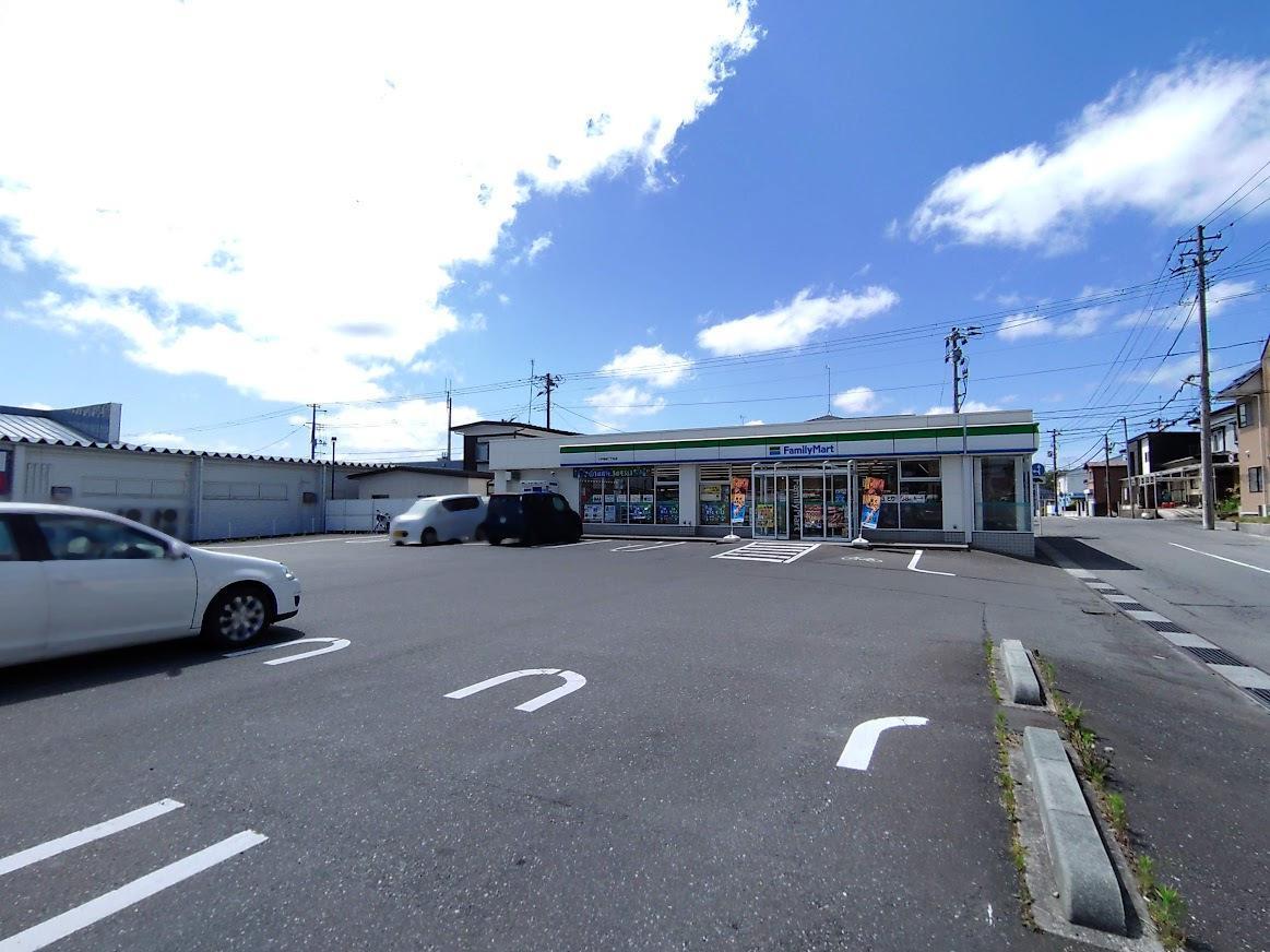 コンビニ　コンビニ（コンビニ）まで150m