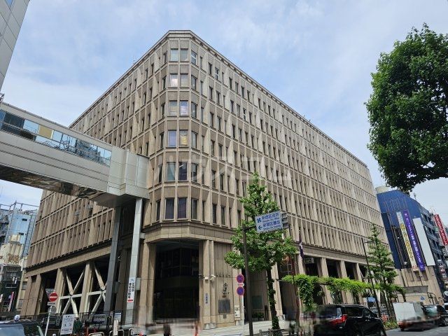 役所　新宿区役所（役所）まで849m