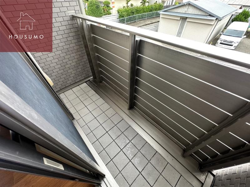 バルコニー　開放的で明るい空間を演出してくれるバルコニーです