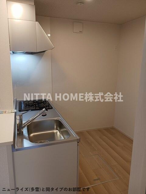 キッチン　【イメージ写真】３口コンロのキッチンを採用♪