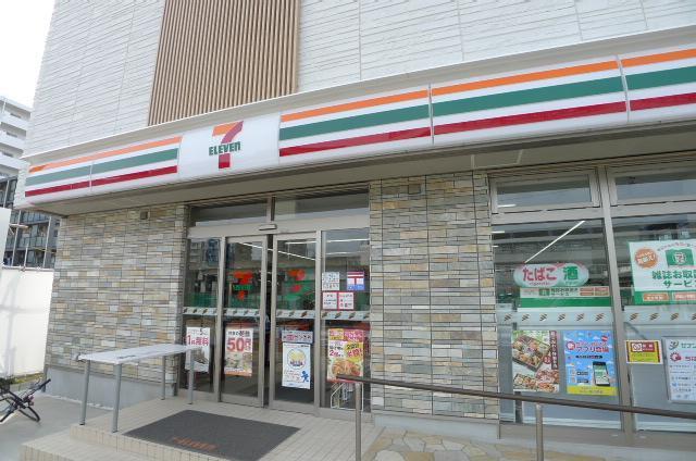 コンビニ　セブンイレブン（コンビニ）まで1730m
