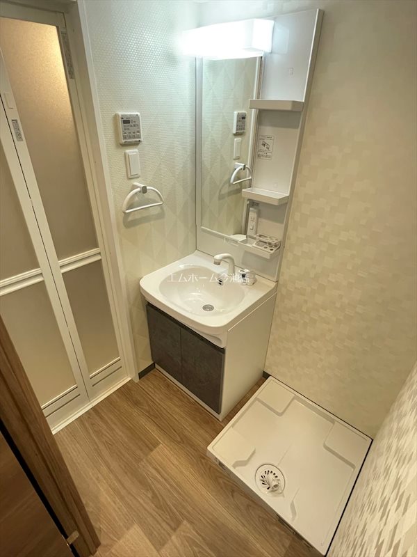 洗面設備　独立洗面台（シャンプードレッサー付）