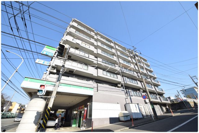 建物外観　外観タイル張り！