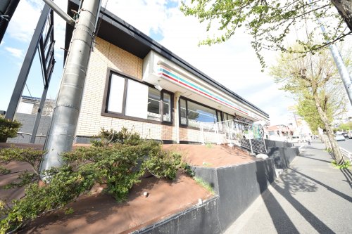 コンビニ　セブンイレブン横浜戸塚名瀬町店（コンビニ）まで675m
