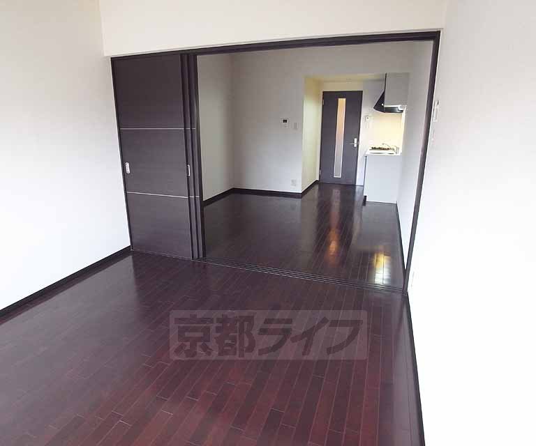 居室・リビング　広々～とした室内です。