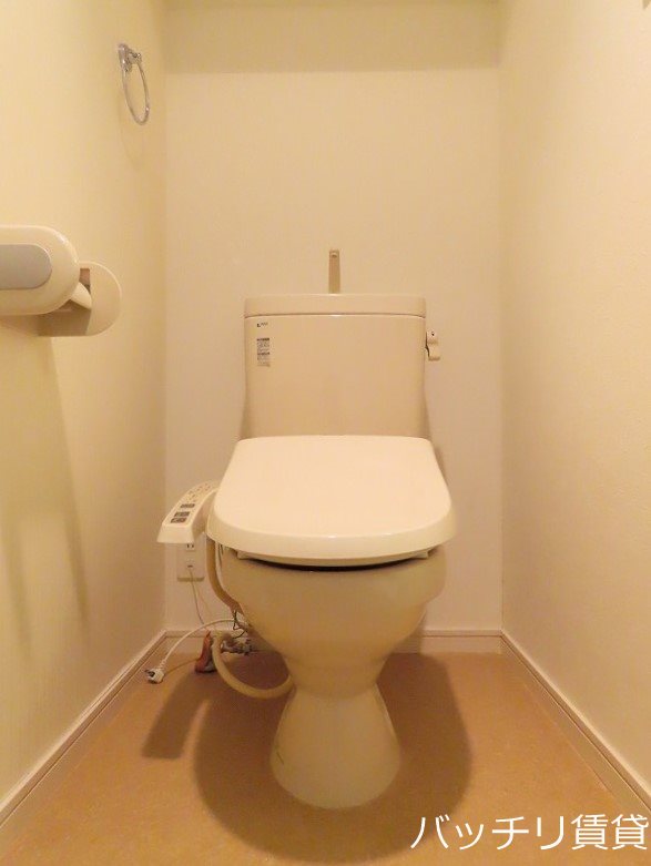 トイレ　同型タイプの為、現状を優先いたします。