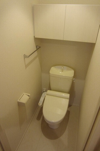 トイレ　もちろんウォシュレット完備しております。