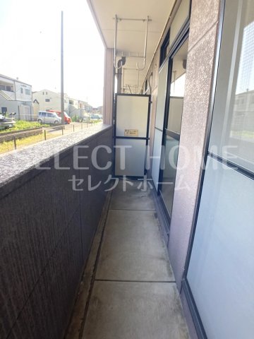 バルコニー　暖かな日差しのふりそそぐバルコニー