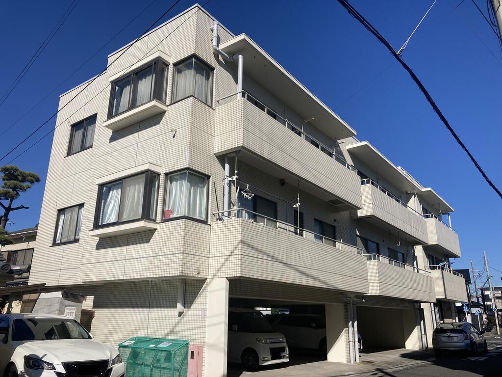 建物外観　鉄筋コンクリート造マンション