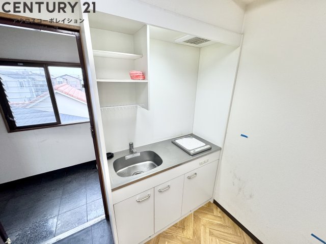 キッチン　壁付けキッチンでスペースを有効活用できます！