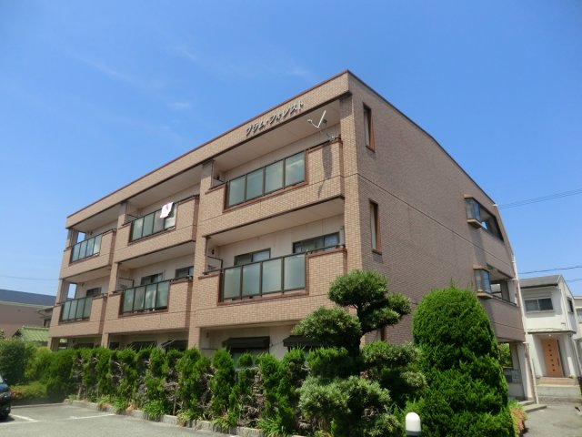 建物外観　敷地内に駐車場あり！