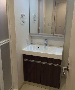 洗面設備　使いやすい独立洗面台☆