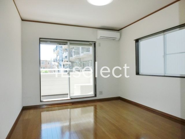 居室・リビング　日当たり良好なお部屋です。