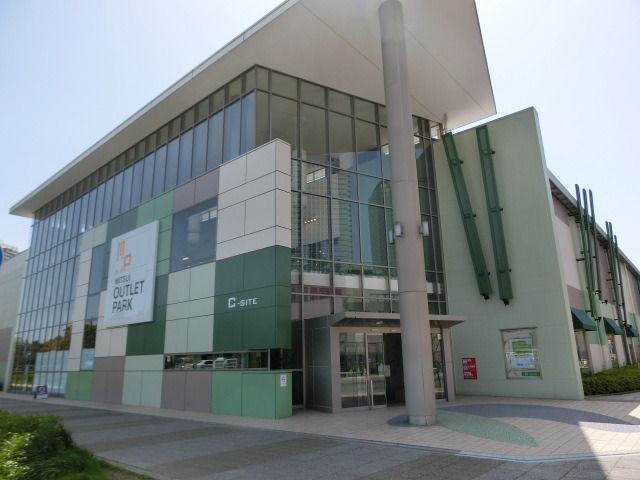 ショッピングセンター　三井アウトレットパーク幕張（ショッピングセンター）まで2200m