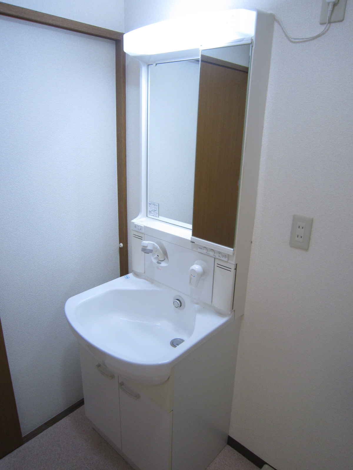 洗面設備　シャンプードレッサー