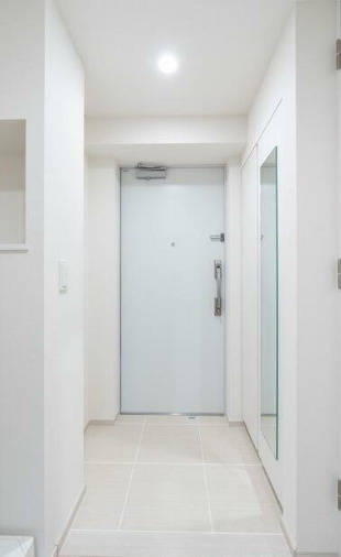 玄関　ドゥーエ横濱鶴見