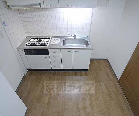 キッチン　３口コンロでお料理もらくらく。