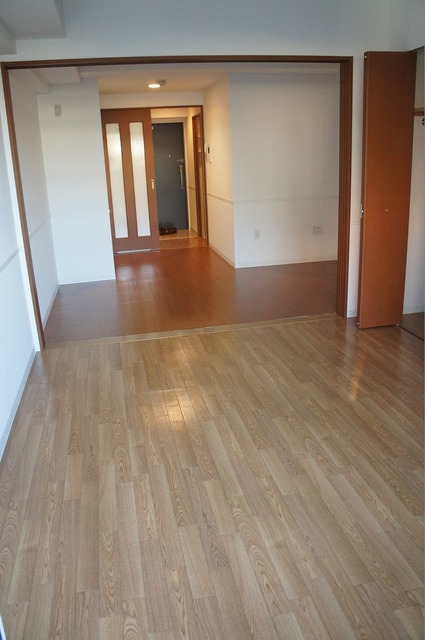 居室・リビング　広々お部屋で快適です♪