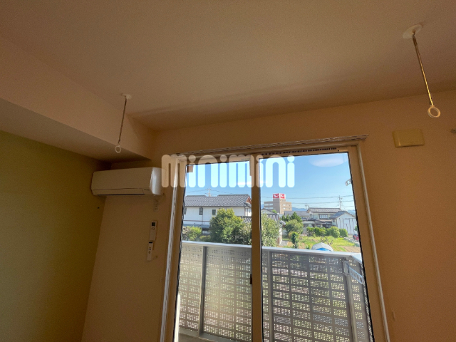 その他設備　エアコン、室内物干し