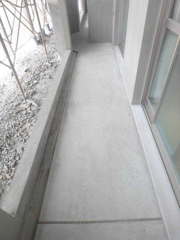 バルコニー　図面と現状に相違がある場合には現状を優先