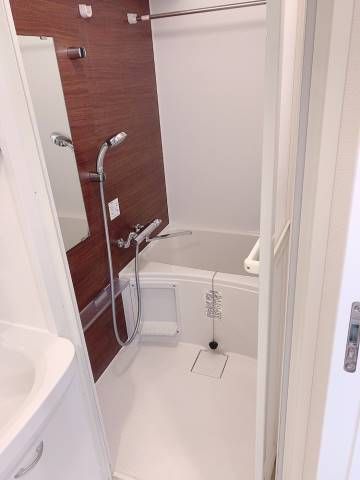 バス・シャワールーム　別部屋参考写真