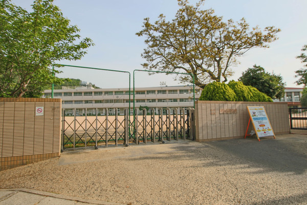 小学校　備前市立伊部小学校（小学校）まで500m