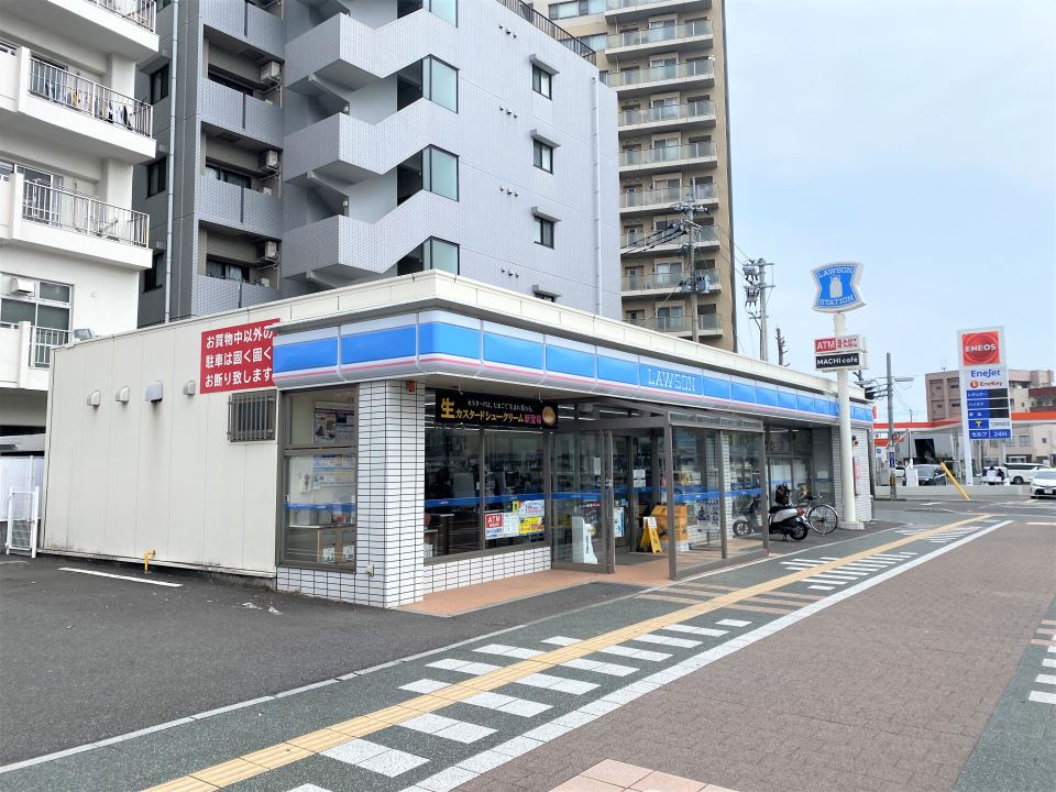 コンビニ　ローソン鹿児島南林寺店（コンビニ）まで300m