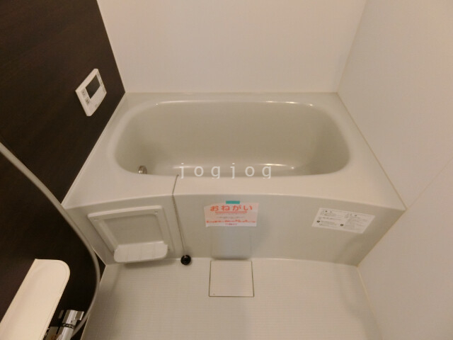 バス・シャワールーム　清潔感あふれる浴室で心地よいバスタイムが楽しめます