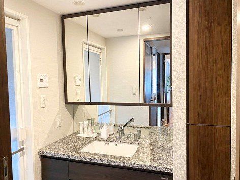 洗面設備　※別号室の参考写真です