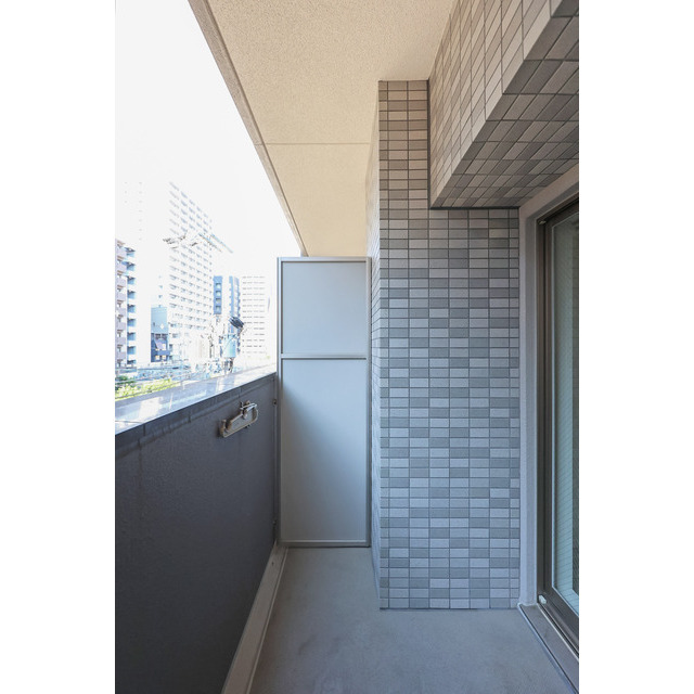 バルコニー　開放的で明るい空間を演出してくれるバルコニーです