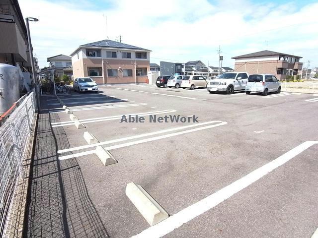 駐車場　駐車場