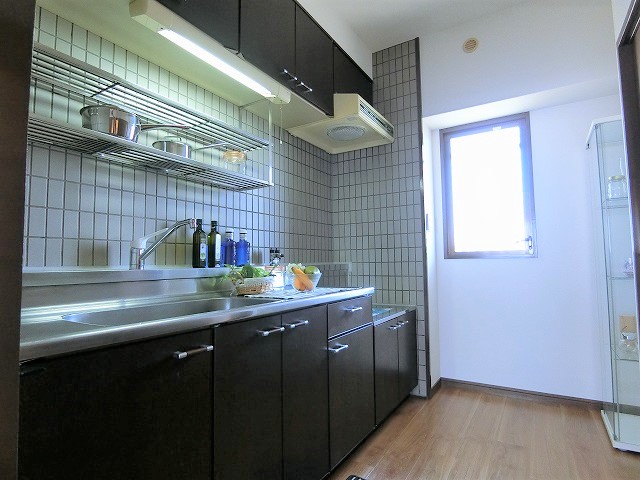 キッチン　別のお部屋のモデルルームになります。※現況優先