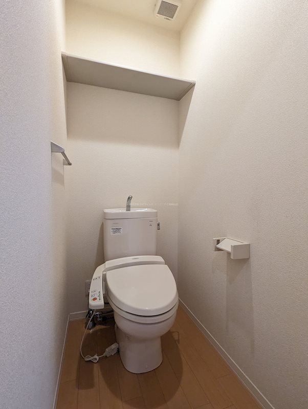 トイレ　※同物件別部屋の写真です。