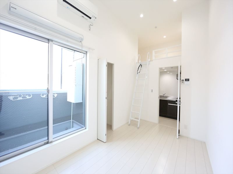 居室・リビング　洋室6.6帖　ロフト5.7帖（収納でも使えます）