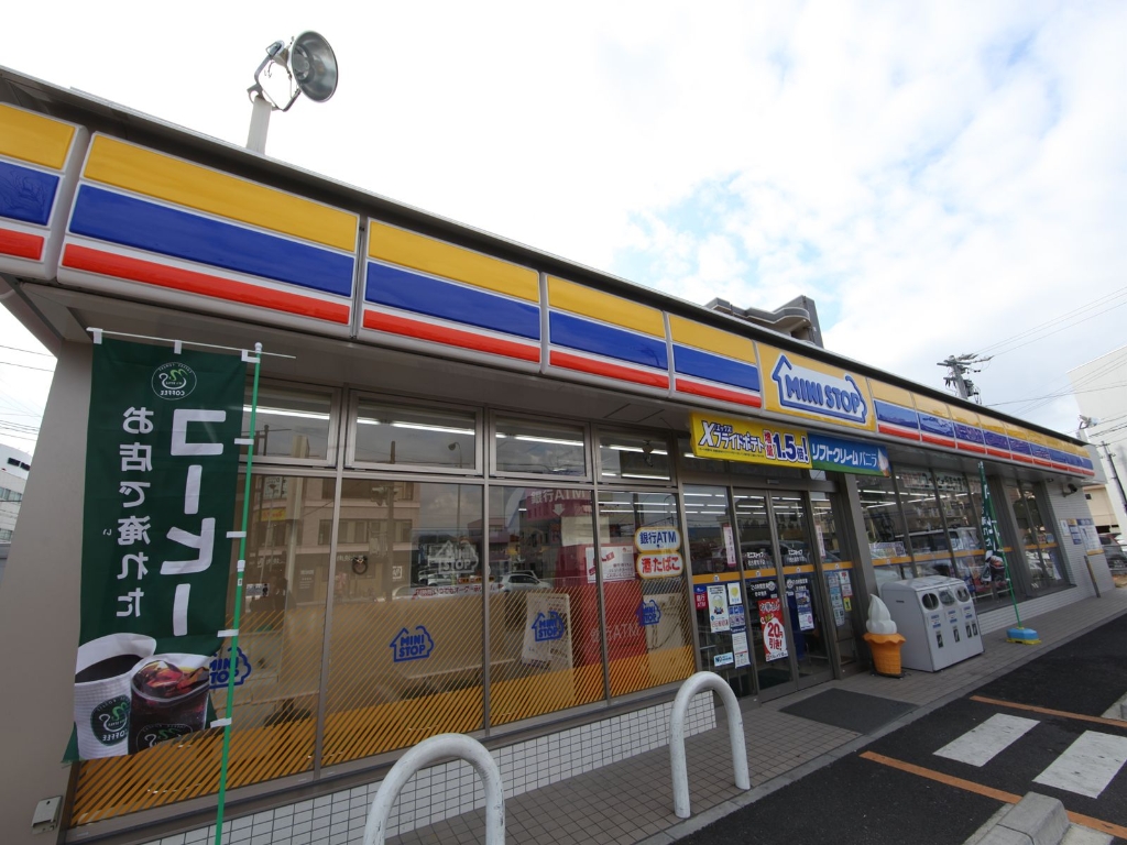 コンビニ　ミニストップ 名古屋荒子店（コンビニ）まで240m