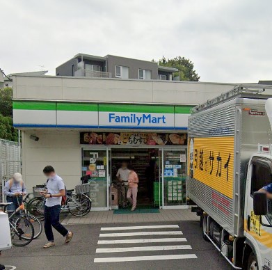 コンビニ　ファミリーマート大田南馬込五丁目店（コンビニ）まで425m