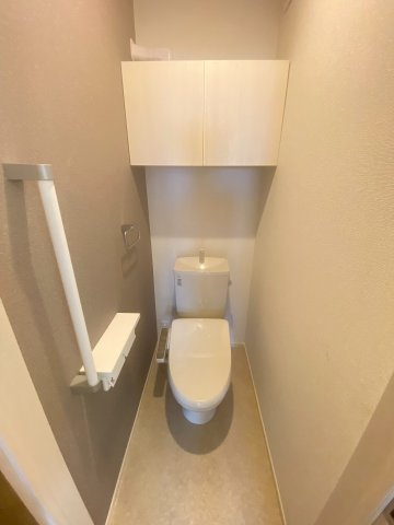 トイレ　※同タイプの写真となります。