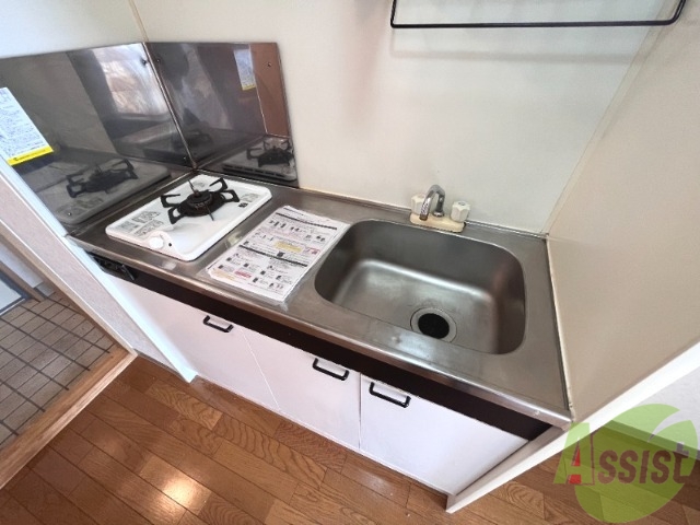 キッチン　キッチンには作業場もあります。料理も捗りますね。