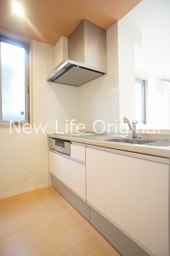 キッチン　グリル付3口コンロでお料理の幅も広がります。